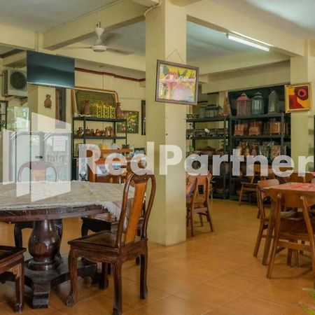 Vandhela Homestay Syariah Mitra Reddoorz 泗水 外观 照片