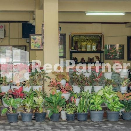 Vandhela Homestay Syariah Mitra Reddoorz 泗水 外观 照片
